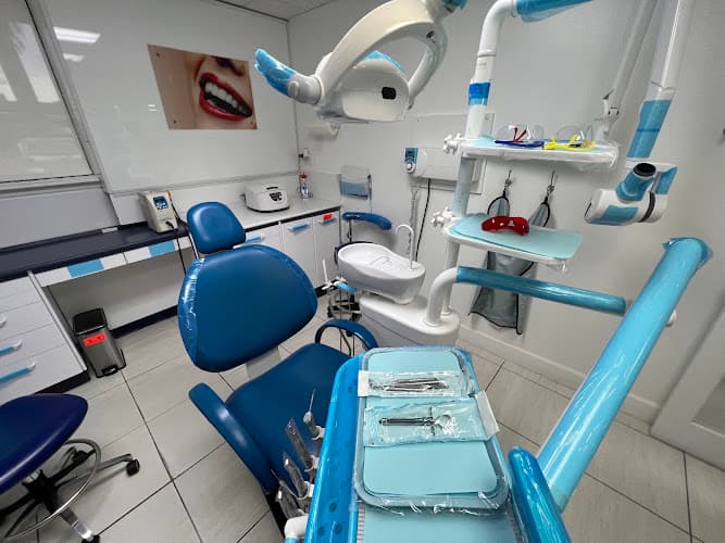 Florida Dental Clinic cover photo